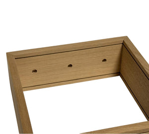 Interior rama Nature 27x27cm cu 3 perforatii pentru fixarea aranjamentelor florale, ideala pentru flori criogenate si plante decorative.