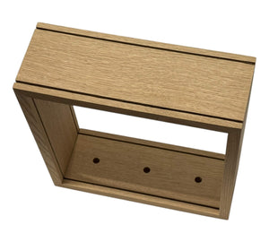 Rama patrata Nature 27x27cm cu baza perforata si margini din lemn, conceputa pentru tablouri florale si decoratiuni naturale.