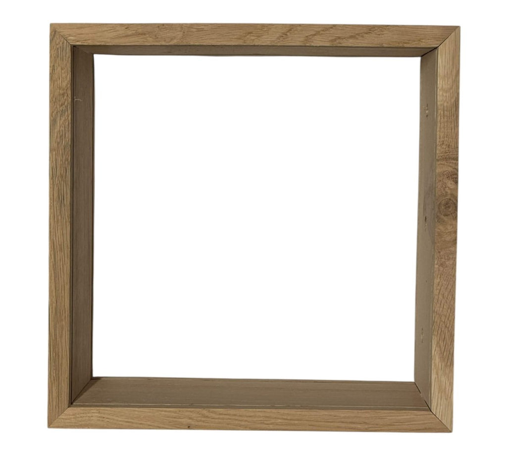 Rama Patrata Nature pentru Aranjament 27x27cm din lemn natur, ideala pentru tablouri florale sau plante criogenate, fara plexiglas montat.